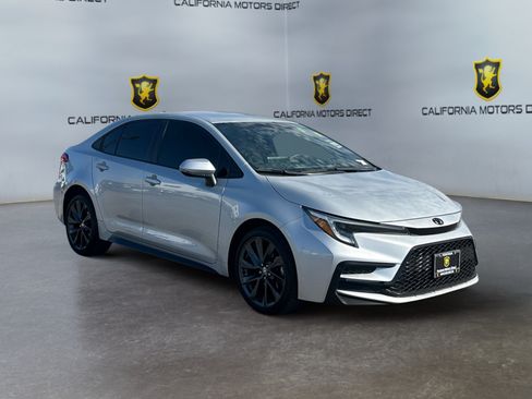 Used 2025 Toyota Corolla SE w/ Convenience Package FWD image 7