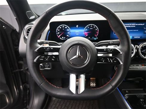New 2024 Mercedes-Benz GLB 250 image 31