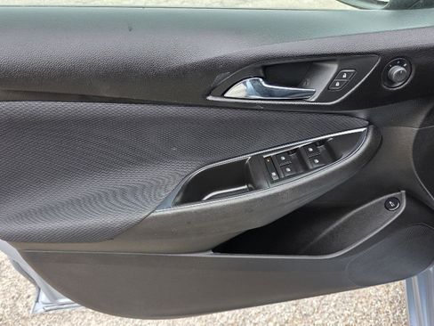 Used 2018 Chevrolet Cruze LS FWD image 29