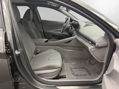 Used 2024 Hyundai Elantra SEL w/ Convenience Package FWD image 15