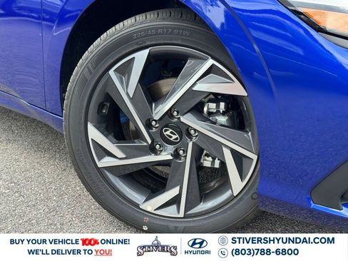 Used 2025 Hyundai Elantra Sport image 4
