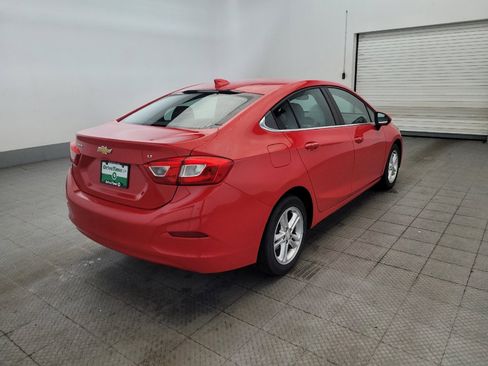 Used 2017 Chevrolet Cruze LT w/ Convenience Package FWD image 9