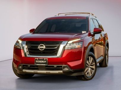 Used 2023 Nissan Pathfinder SL
