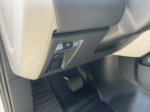 Used 2025 Land Rover Defender 110 S AWD/4WD image 21