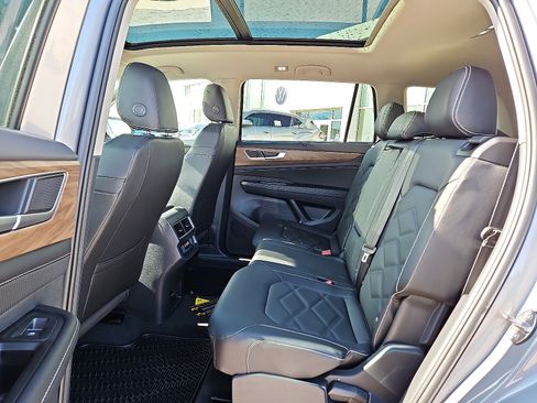 New 2026 Volkswagen Atlas SE image 11