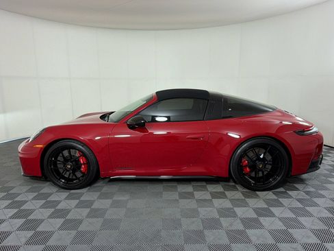 Certified 2025 Porsche 911 Targa 4 GTS AWD/4WD image 32