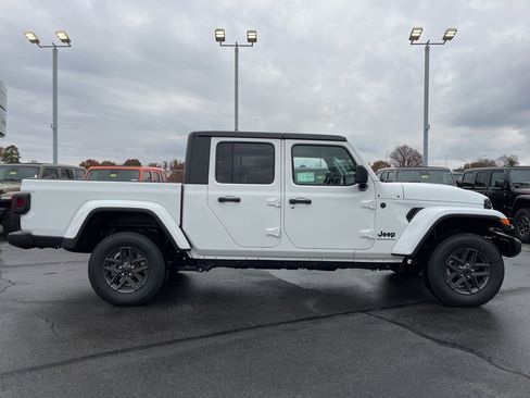 New 2026 Jeep Gladiator Sport AWD/4WD image 51