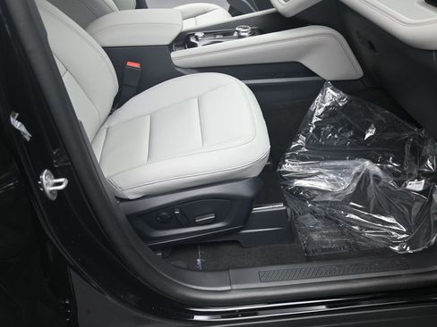 New 2026 Ford Explorer Active w/ Active Comfort Package image 18