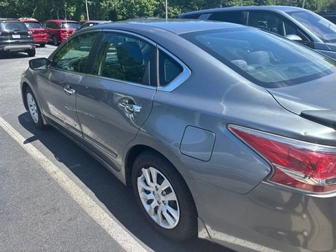 Used 2015 Nissan Altima 2.5 S w/ Power Driver Seat Package FWD image 10