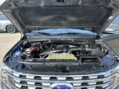 Used 2019 Ford Expedition Limited w/ Equipment Group 301A AWD/4WD image 26
