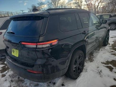 Used 2023 Jeep Grand Cherokee L Limited w/ Black Appearance Package image 4