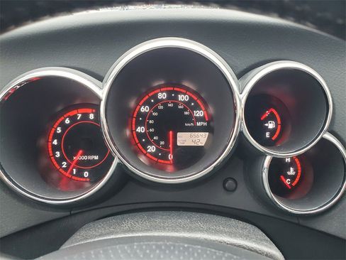 Used 2006 Toyota Matrix XR image 9