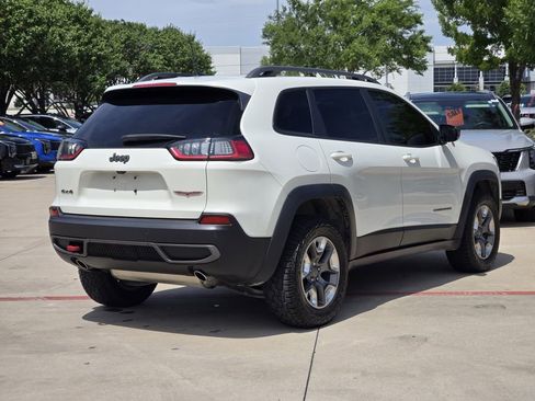 Used 2019 Jeep Cherokee Trailhawk w/ Comfort/Convenience Group AWD/4WD image 4