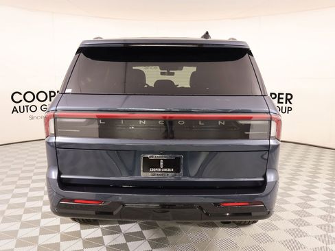 New 2025 Lincoln Navigator Reserve w/ Jet Appearance Package AWD/4WD image 23