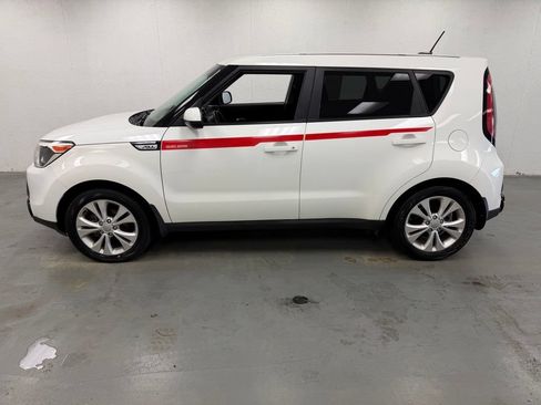 Used 2016 Kia Soul + FWD image 2