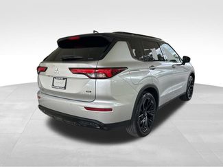 New 2025 Mitsubishi Outlander SEL Black Edition AWD/4WD video 3