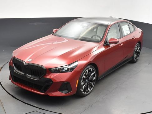 Certified 2025 BMW 530i w/ M Sport Package RWD image 36