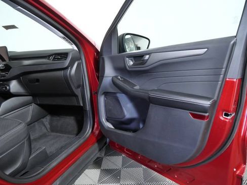 Certified 2023 Ford Escape Active AWD/4WD image 10