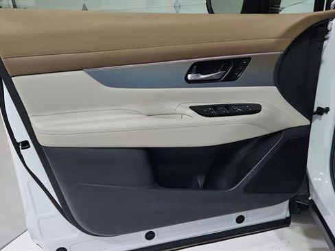 Certified 2025 Nissan Murano Platinum w/ Cargo Package image 50