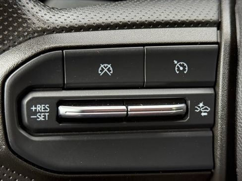 Used 2023 Chevrolet Colorado Trail Boss w/ Technology Package AWD/4WD image 22