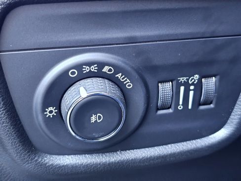 Used 2023 Jeep Grand Cherokee Limited w/ Trailer Tow Prep Group (B) image 18