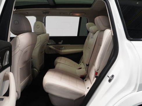 Used 2023 Mercedes-Benz GLS 580 4MATIC image 13