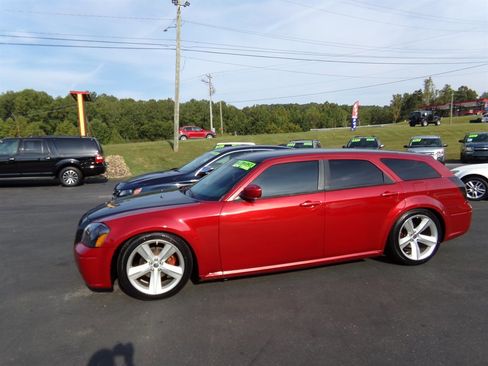 Used 2006 Dodge Magnum SE image 1