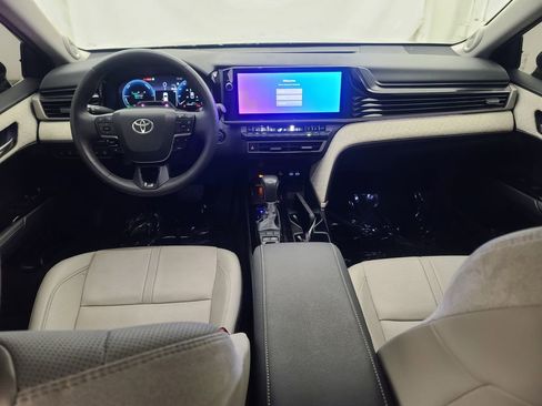 Used 2025 Toyota Camry XLE w/ Premium Plus Package image 22