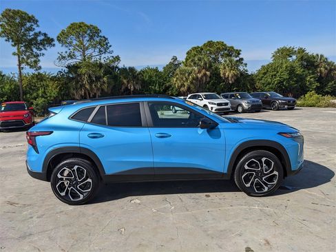 Used 2025 Chevrolet Trax RS image 9