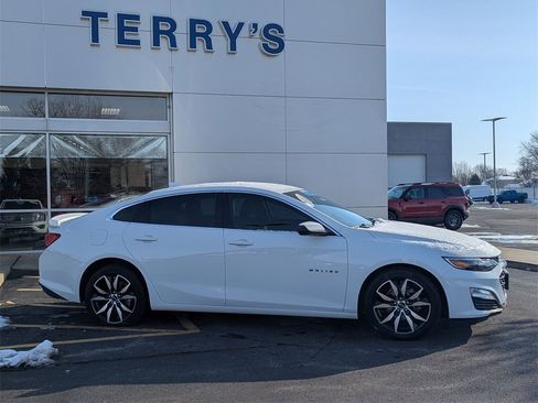 Used 2024 Chevrolet Malibu RS w/ LPO, Floor Liner Package image 2