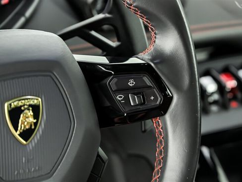 Used 2021 Lamborghini Huracan EVO RWD image 20