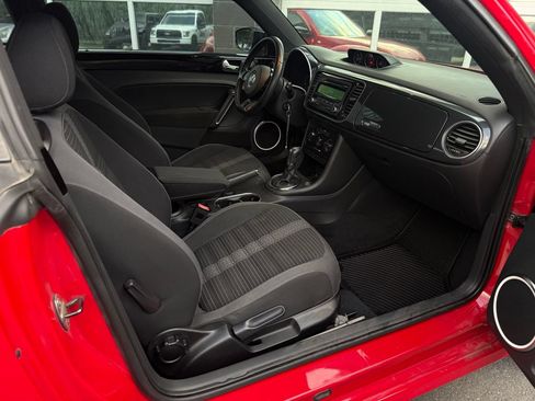 Used 2013 Volkswagen Beetle 2.0T FWD image 34