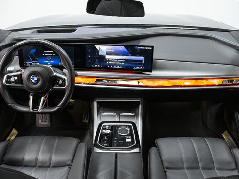 Used 2023 BMW 760i xDrive w/ Parking Assistance Package image 11