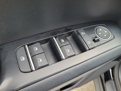 Used 2020 Kia Soul LX FWD image 19