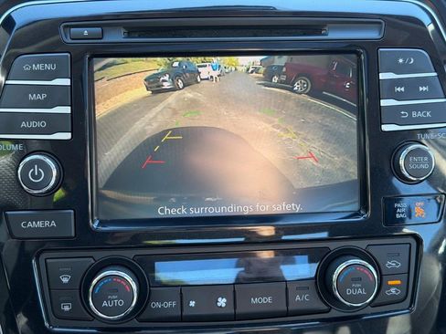 Used 2023 Nissan Maxima SL FWD image 22
