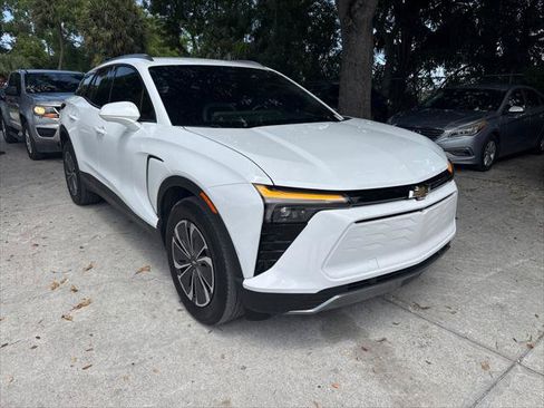 Used 2025 Chevrolet Blazer EV LT AWD/4WD image 4