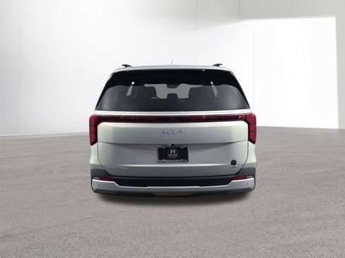 Used 2025 Kia Carnival EX FWD image 15