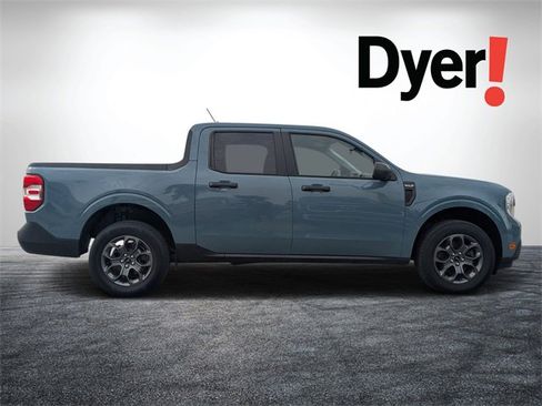 Used 2022 Ford Maverick XLT image 2