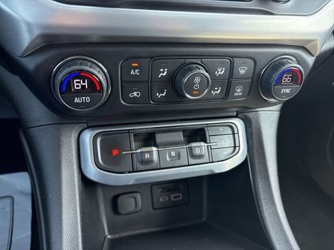 Used 2021 GMC Acadia SLT AWD/4WD image 25