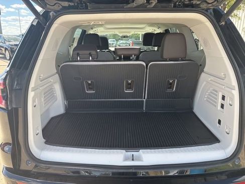 Used 2024 GMC Acadia Denali w/ Super Cruise Package image 15