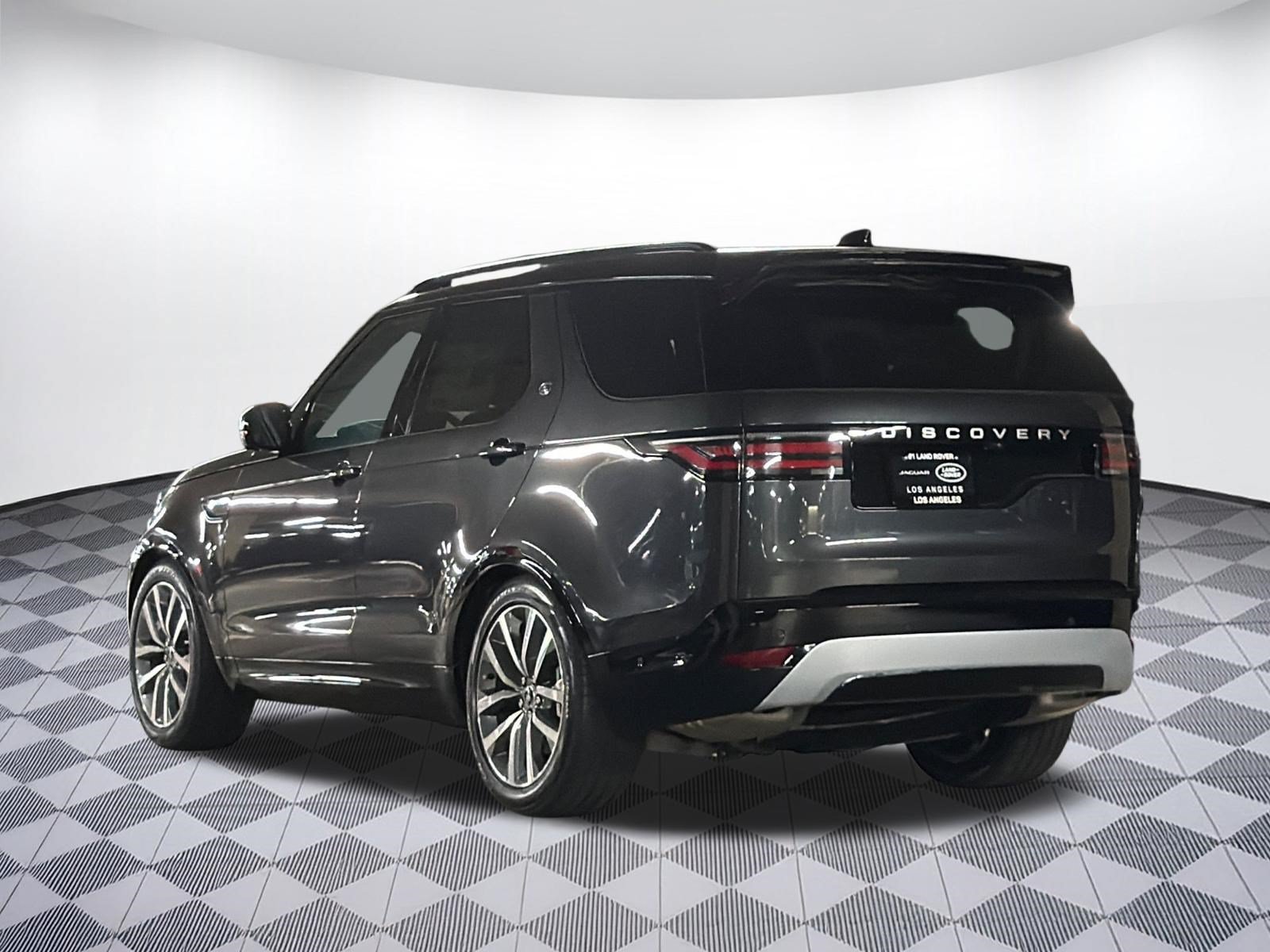 New 2026 Land Rover Discovery Limited Edition AWD/4WD image 3