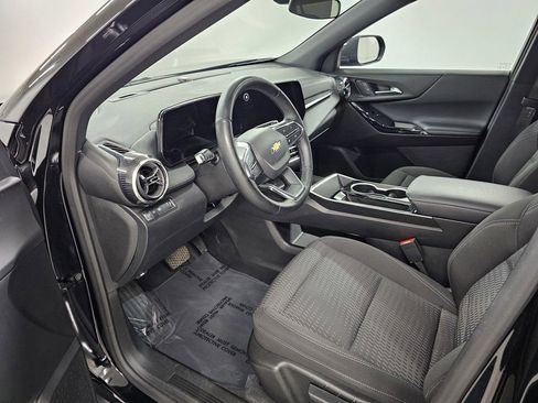 Used 2025 Chevrolet Equinox LT FWD image 13