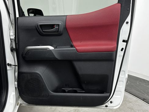 Used 2021 Toyota Tacoma SR5 image 29