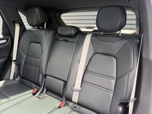 Certified 2023 Porsche Cayenne Platinum Edition AWD/4WD image 15