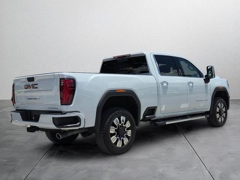 Used 2026 GMC Sierra 2500 Denali w/ Technology Package AWD/4WD image 4