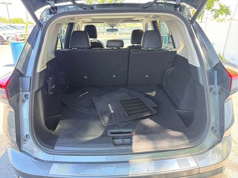 Used 2025 Nissan Rogue SV w/ SV Premium Package FWD image 26