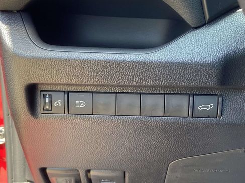Used 2025 Toyota RAV4 XLE w/ Convenience Package FWD image 29
