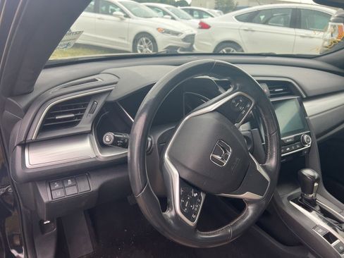 Used 2017 Honda Civic Touring image 16