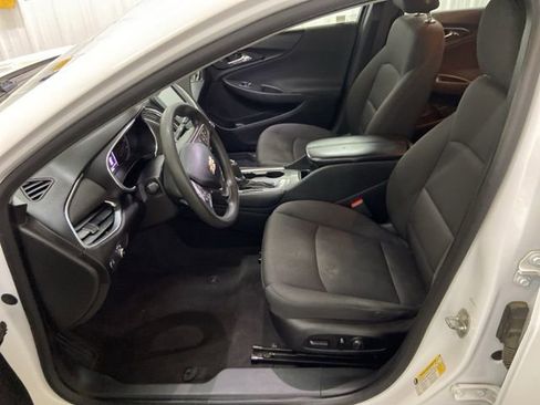 Used 2018 Chevrolet Malibu LT image 25