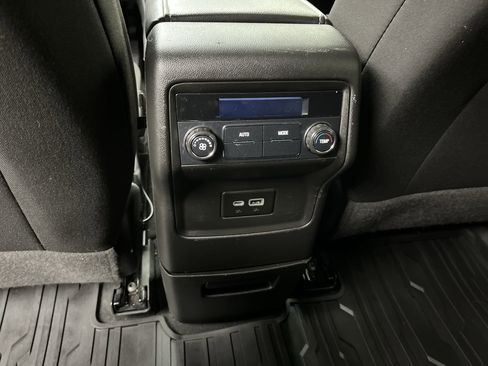 Certified 2022 GMC Acadia SLE AWD/4WD image 10